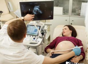 Российские хирурги спасли одного близнеца от другого прямо в утробе матери